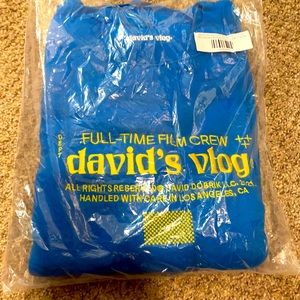 David’s vlog crew neck